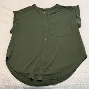 Lou & Grey Forest Green Button-Down Shirt